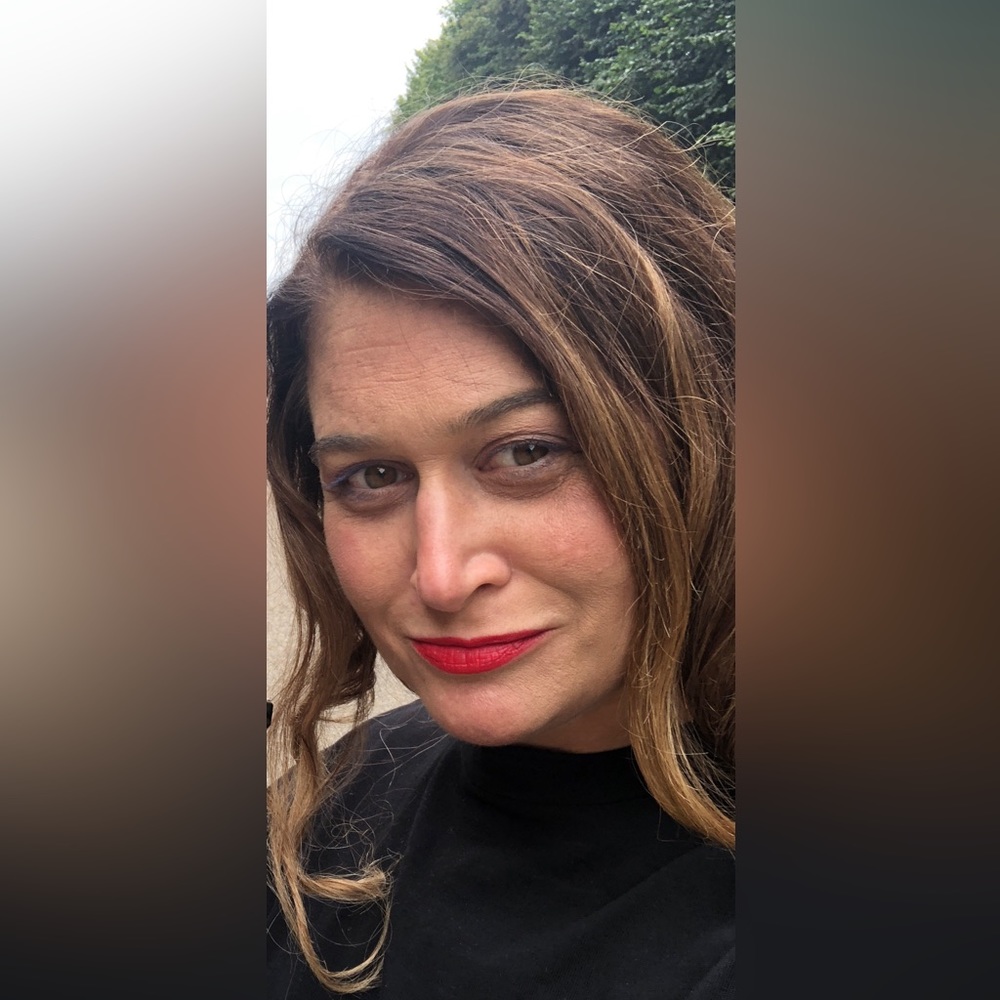 Meet your Posher, Dina